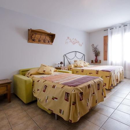 Hostal Antiguo Hospital Linares de Mora Exterior photo