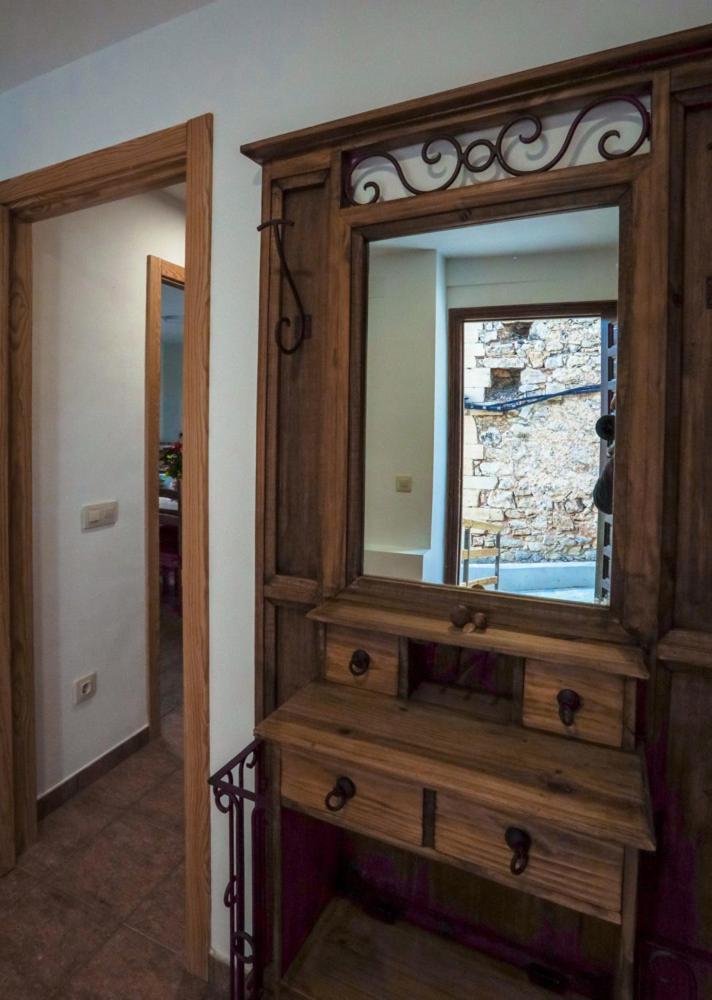 Hostal Antiguo Hospital Linares de Mora Exterior photo