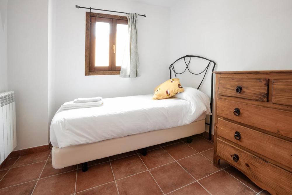 Hostal Antiguo Hospital Linares de Mora Exterior photo