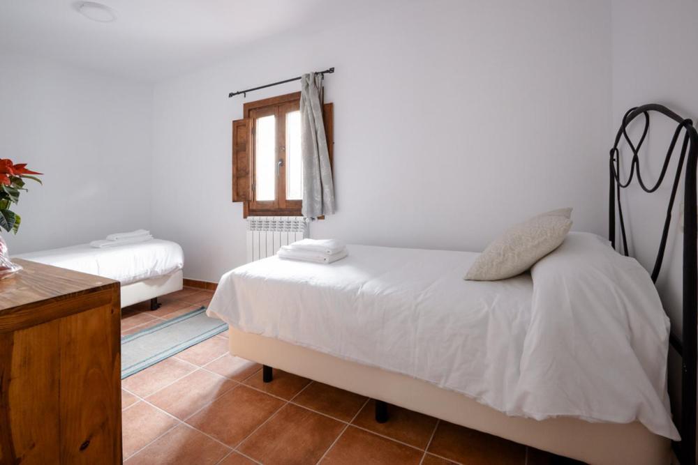 Hostal Antiguo Hospital Linares de Mora Exterior photo