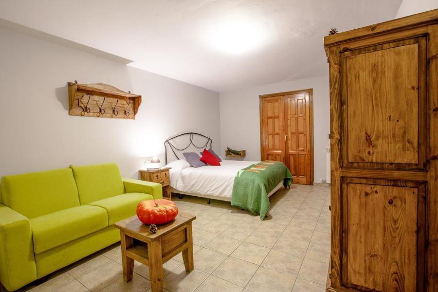 Hostal Antiguo Hospital Linares de Mora Exterior photo