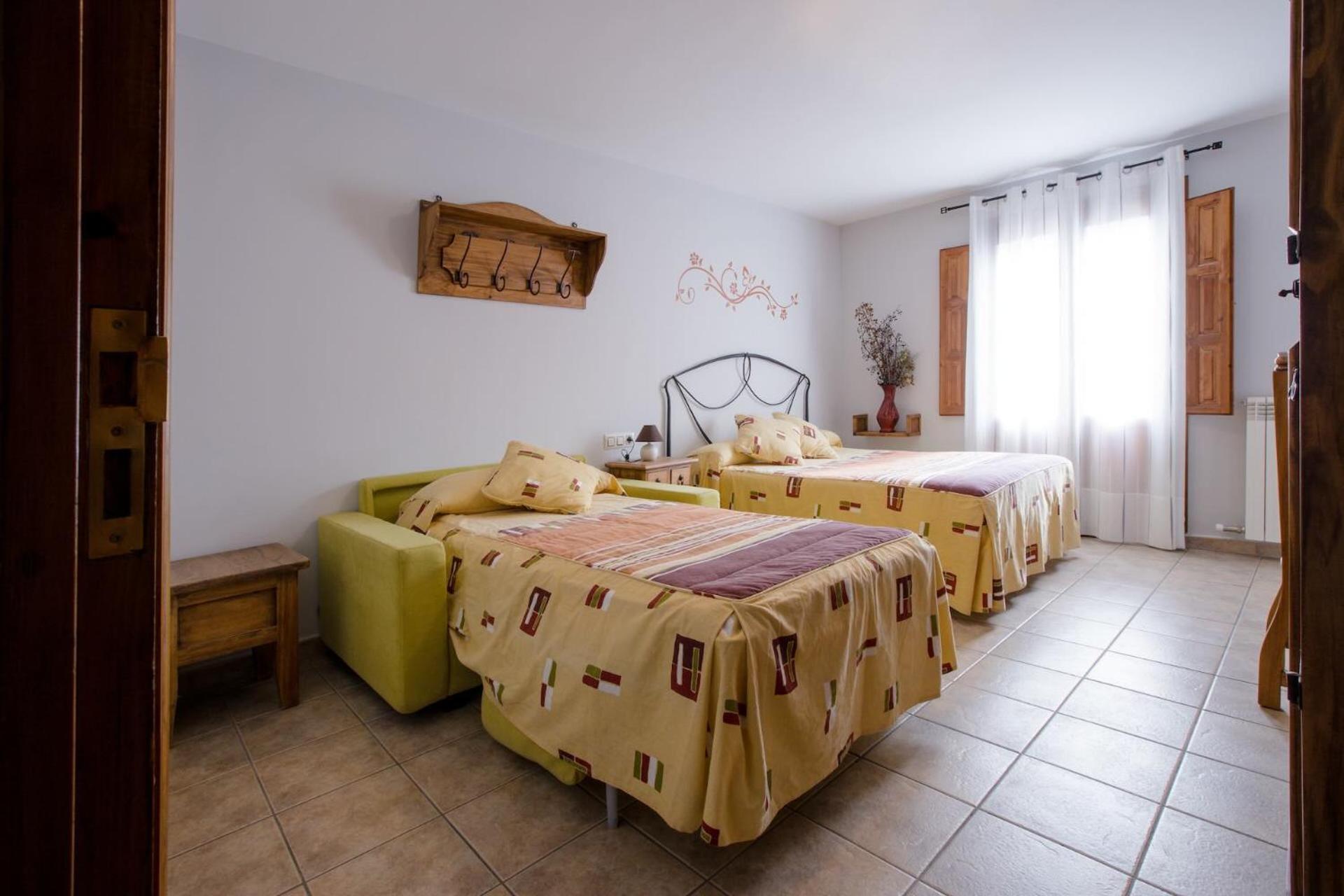 Hostal Antiguo Hospital Linares de Mora Exterior photo