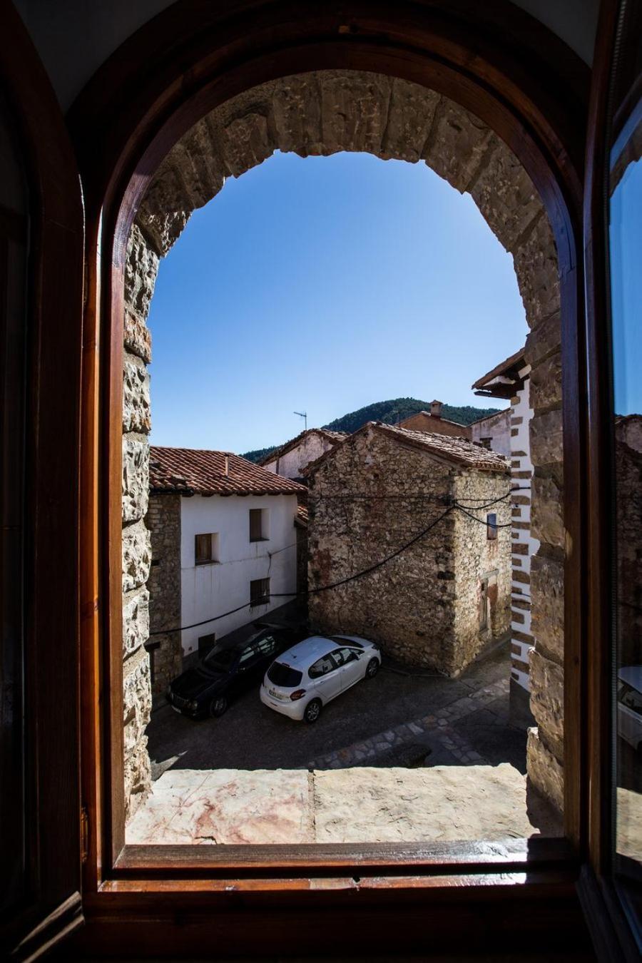 Hostal Antiguo Hospital Linares de Mora Exterior photo